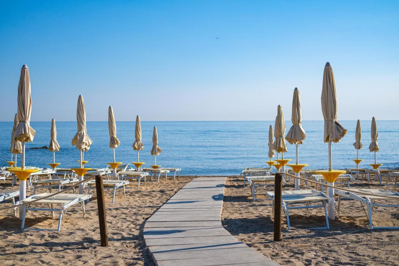 Torre Guaceto Greenblu Resort Specchiolla Exterior photo
